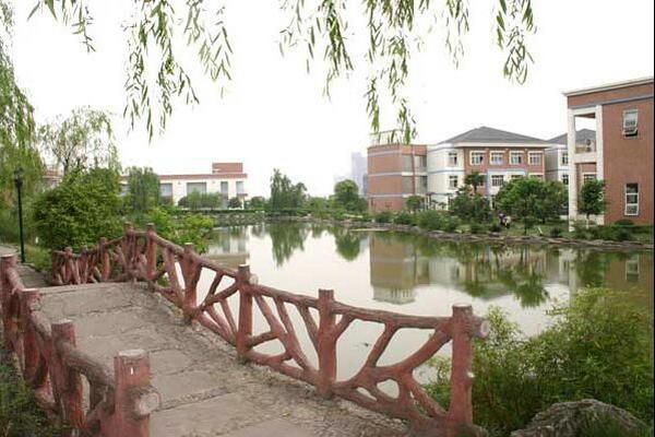 成都美視國(guó)際學(xué)校校園風(fēng)景圖集