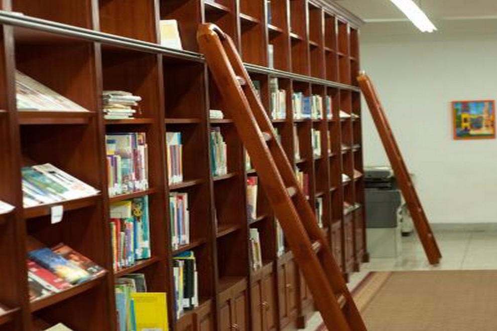 成都愛思瑟國際學校圖書館圖集