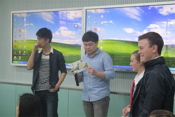 武漢市洪山高級(jí)中學(xué)國際部國際交流圖集
