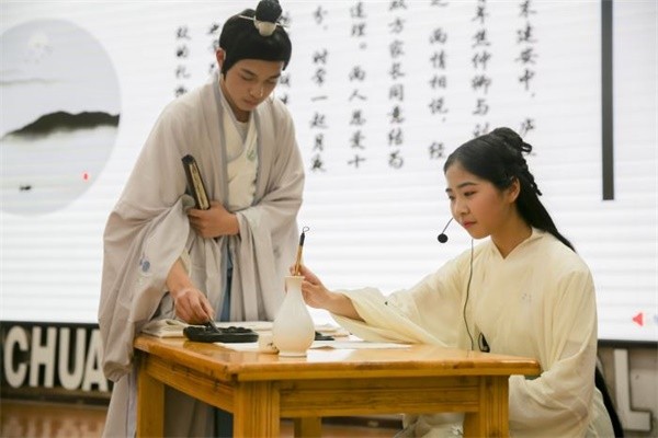 巴川中學(xué)國際部文藝表演圖集