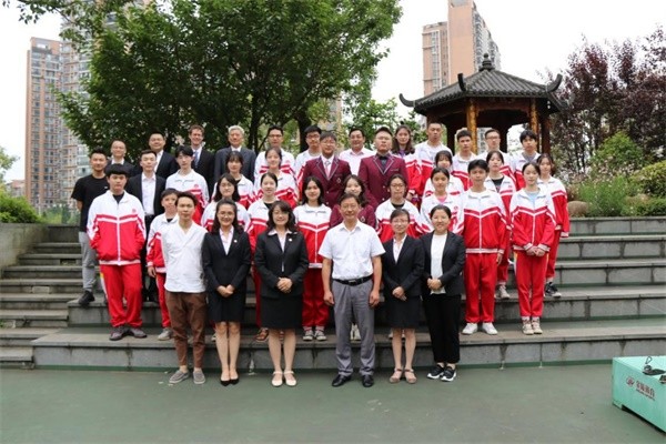 貴陽一中新世界國際學(xué)校國際部畢業(yè)典禮圖集