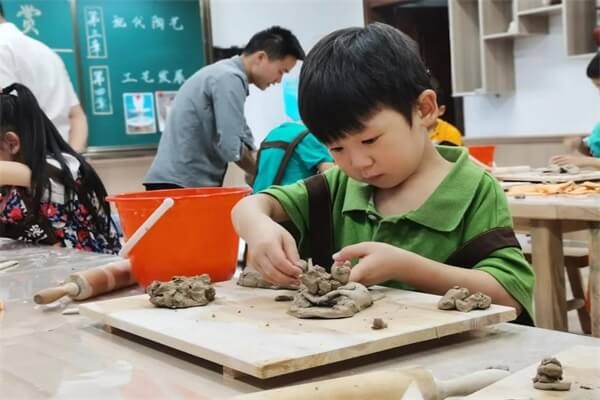 合肥新華公學(xué)陶藝課圖集