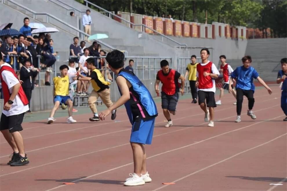 武漢光谷劍橋國(guó)際高中接力賽圖集
