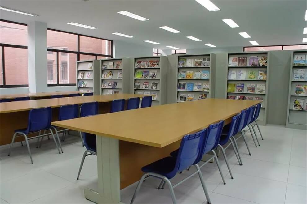 新疆大光華國際學(xué)校圖書館圖集