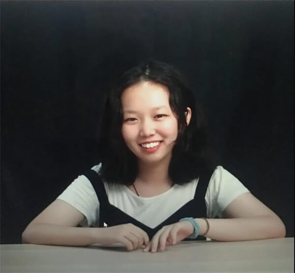 濟(jì)南外國(guó)語(yǔ)國(guó)際課程中心畢業(yè)生專訪:王澤華：追光的文藝少女02