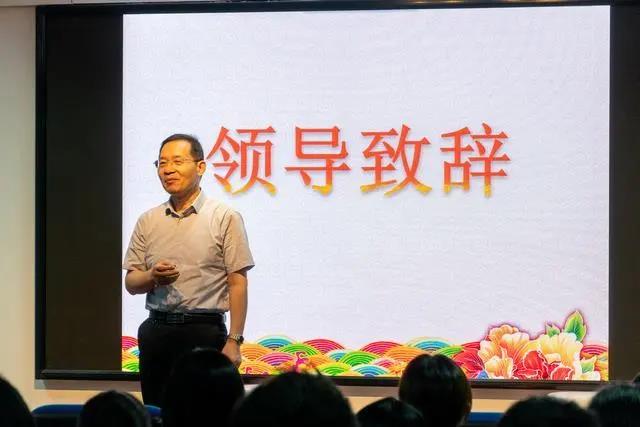 上海建平中學(xué)國際課程教學(xué)中心結(jié)業(yè)典禮圖片3