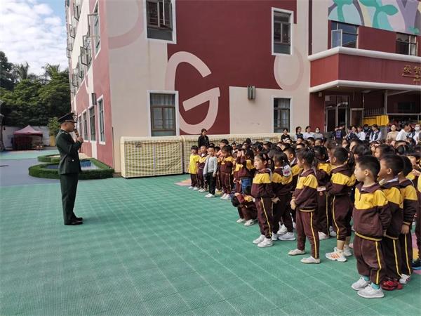 東莞市翰林實(shí)驗(yàn)學(xué)校國(guó)際部幼兒園反恐防暴應(yīng)急演練活動(dòng)圖片7