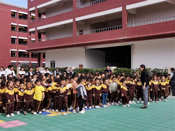 東莞市翰林實(shí)驗(yàn)學(xué)校國(guó)際部幼兒園反恐防暴應(yīng)急演練活動(dòng)圖片8