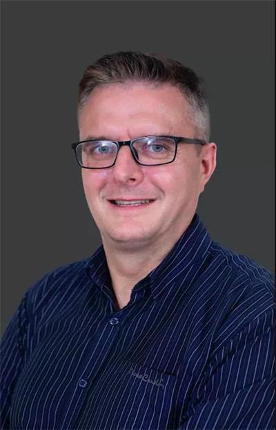 Simon Delaney圖片