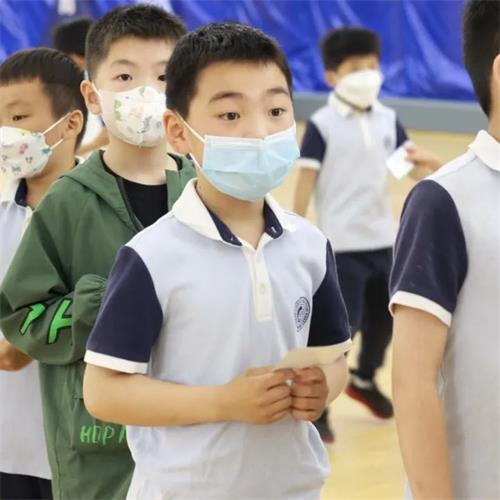 合肥世界外國語學(xué)校小學(xué)部開展入隊知識問答活動活動圖片2