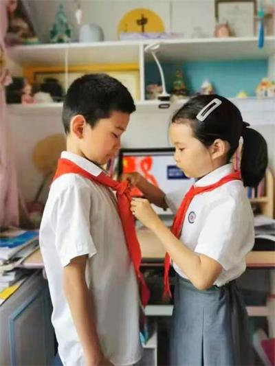北京力邁中美國際學校2022年少先隊首批新隊員入隊儀式圖片5