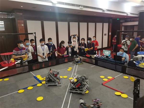 北京市第八十中學國際部學生在VEX機器人北京選拔賽圖片3